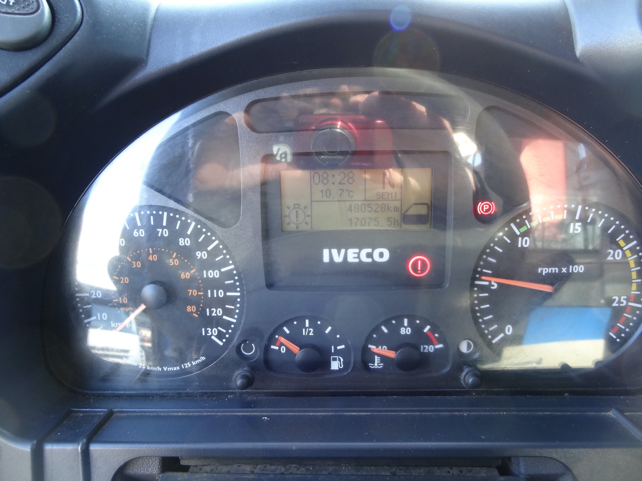 Iveco Trakker AD340T41 8X4 Kipper Kran Palfinger 23002 - شاحنة كرين, قلابات: صور 3 Iveco Trakker AD340T41 8X4 Kipper Kran Palfinger 23002 - شاحنة كرين, قلابات: صور 3