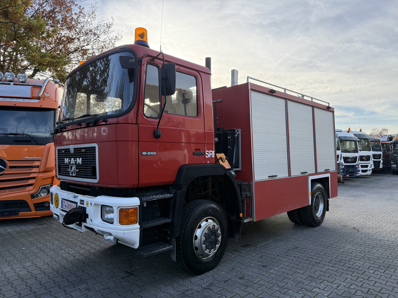 MAN F90 16.242 4X4 / Feuerwehr - الشاسيه شاحنة: صور 1 MAN F90 16.242 4X4 / Feuerwehr - الشاسيه شاحنة: صور 1