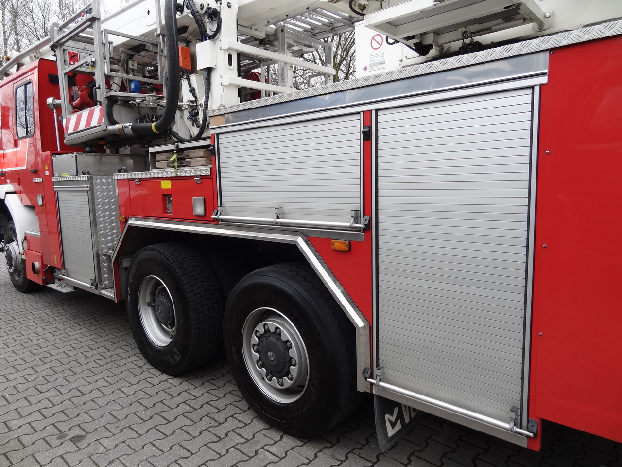 MAN FE 410 6X6 Feuerwehr Vema Lift 32 Meter - مصاعد الازدهار محمولة على شاحنة: صور 5 MAN FE 410 6X6 Feuerwehr Vema Lift 32 Meter - مصاعد الازدهار محمولة على شاحنة: صور 5