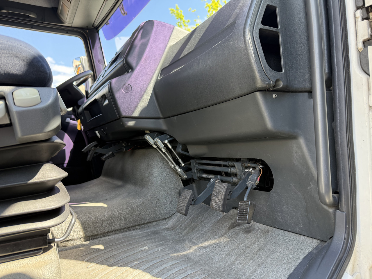 MAN TGA 18.350 4X2 LL Fahrschule - شاحنات الحاويات / جسم علوي قابل للتغيير شاحنة: صور 4 MAN TGA 18.350 4X2 LL Fahrschule - شاحنات الحاويات / جسم علوي قابل للتغيير شاحنة: صور 4