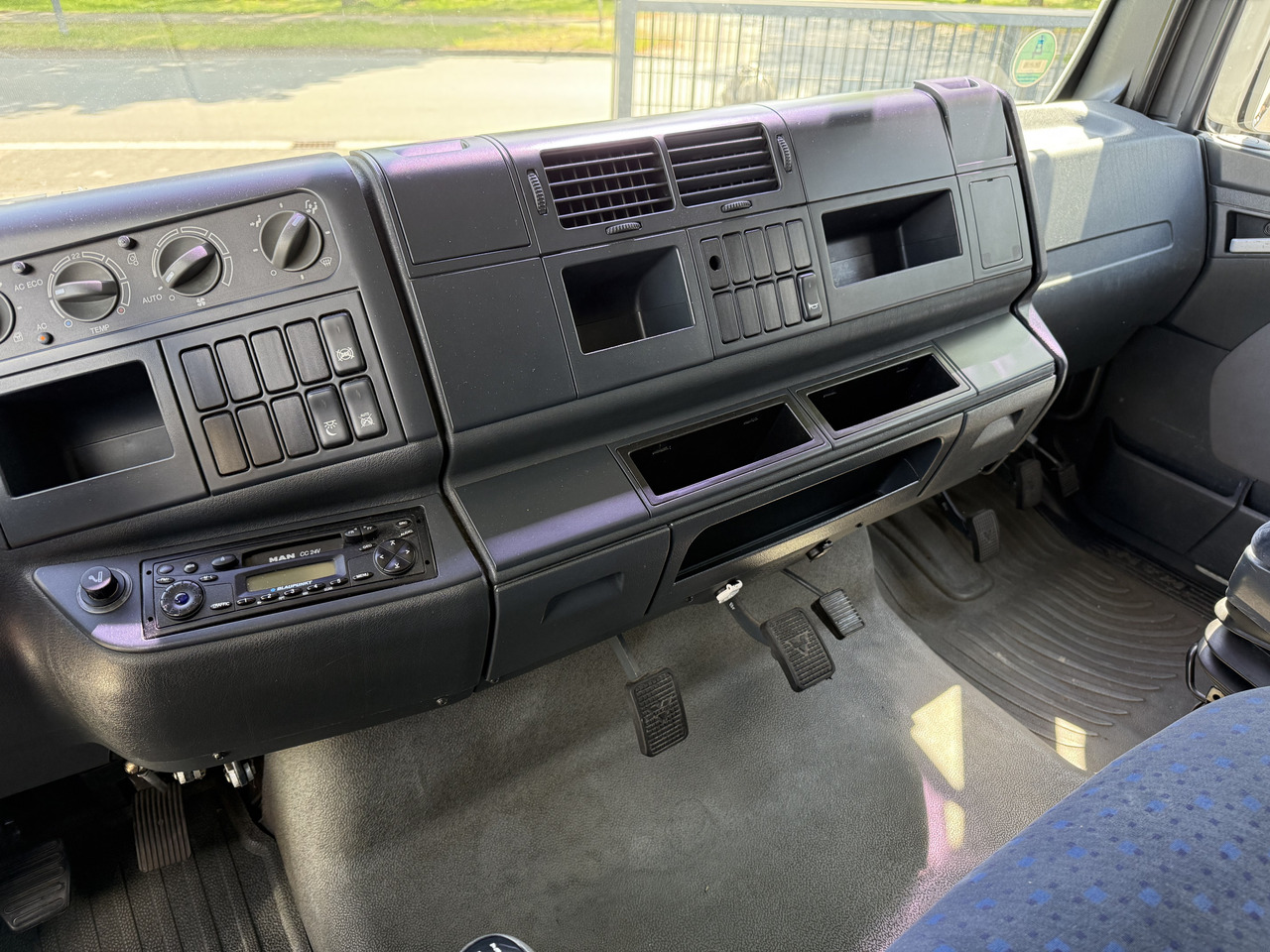 MAN TGA 18.350 4X2 LL Fahrschule - شاحنات الحاويات / جسم علوي قابل للتغيير شاحنة: صور 3 MAN TGA 18.350 4X2 LL Fahrschule - شاحنات الحاويات / جسم علوي قابل للتغيير شاحنة: صور 3