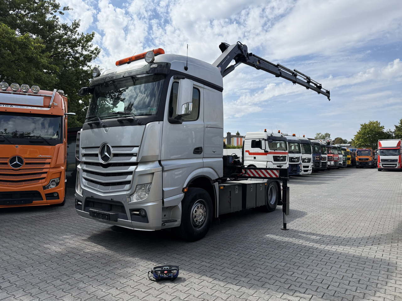شاحنة جرار Mercedes-Benz Actros 1842LS Kran HMF 2020 bis 18 Meter: صور 14