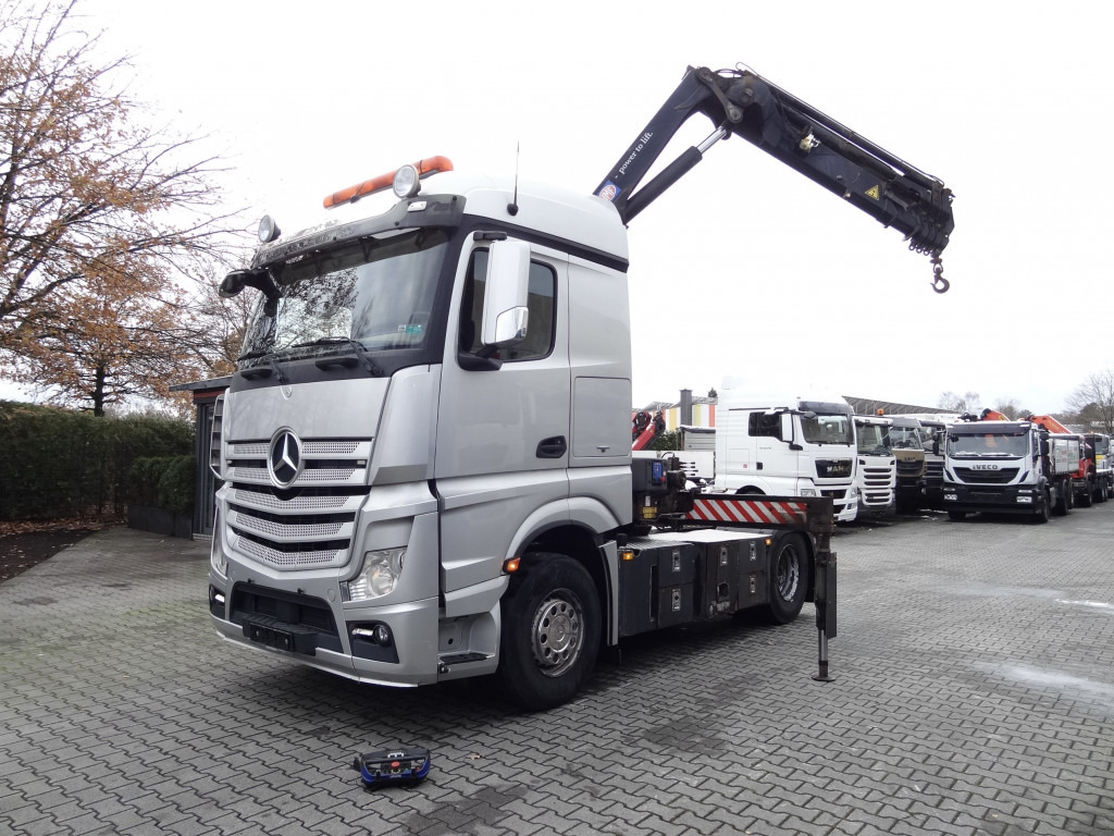 Mercedes-Benz Actros 1842LS Kran HMF 2020 bis 18 Meter - شاحنة كرين, شاحنة جرار: صور 1 Mercedes-Benz Actros 1842LS Kran HMF 2020 bis 18 Meter - شاحنة كرين, شاحنة جرار: صور 1