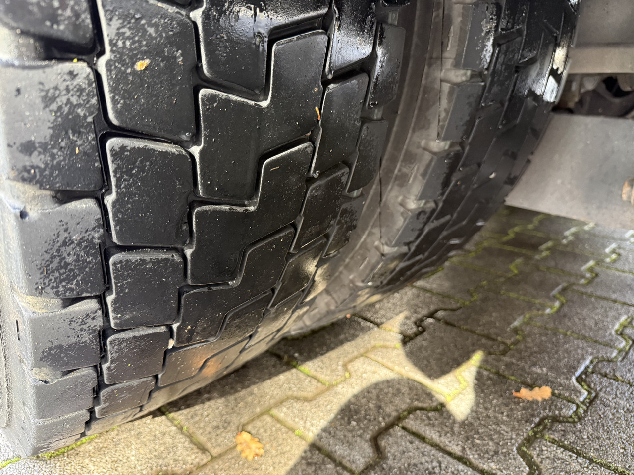 Mercedes-Benz Actros 2535 6X2 HMF 2420 bis 25 Meter - شاحنات مسطحة, شاحنة كرين: صور 3 Mercedes-Benz Actros 2535 6X2 HMF 2420 bis 25 Meter - شاحنات مسطحة, شاحنة كرين: صور 3