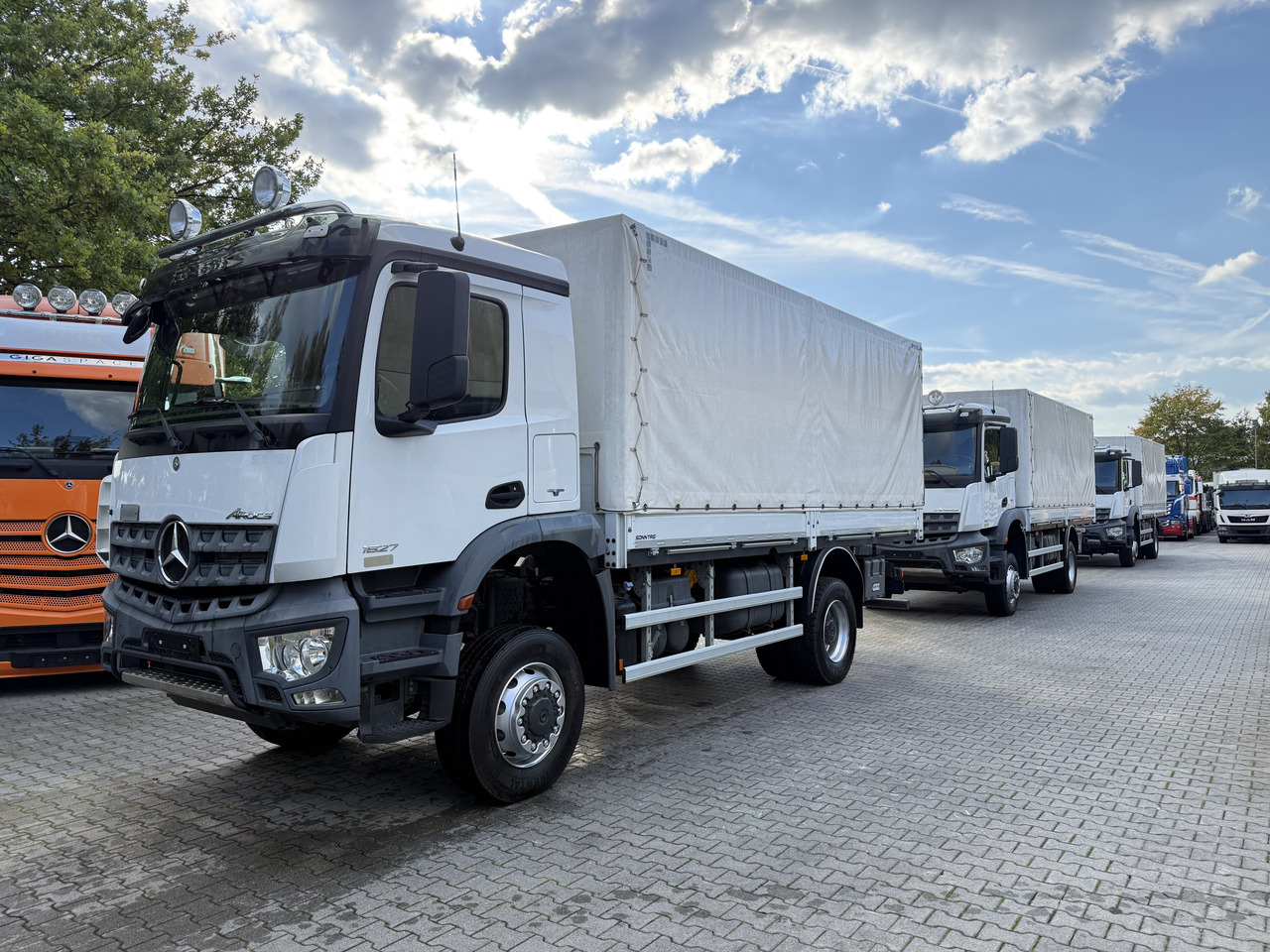Mercedes-Benz Arocs 1827 AK 4X4 Ex- - شاحنة ستارة: صور 1 Mercedes-Benz Arocs 1827 AK 4X4 Ex- - شاحنة ستارة: صور 1
