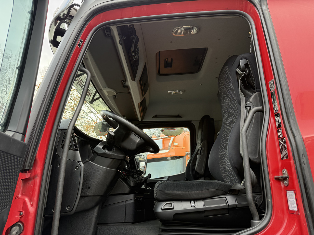 Mercedes-Benz Arocs 2642 LS 6X4 - شاحنة جرار: صور 3 Mercedes-Benz Arocs 2642 LS 6X4 - شاحنة جرار: صور 3