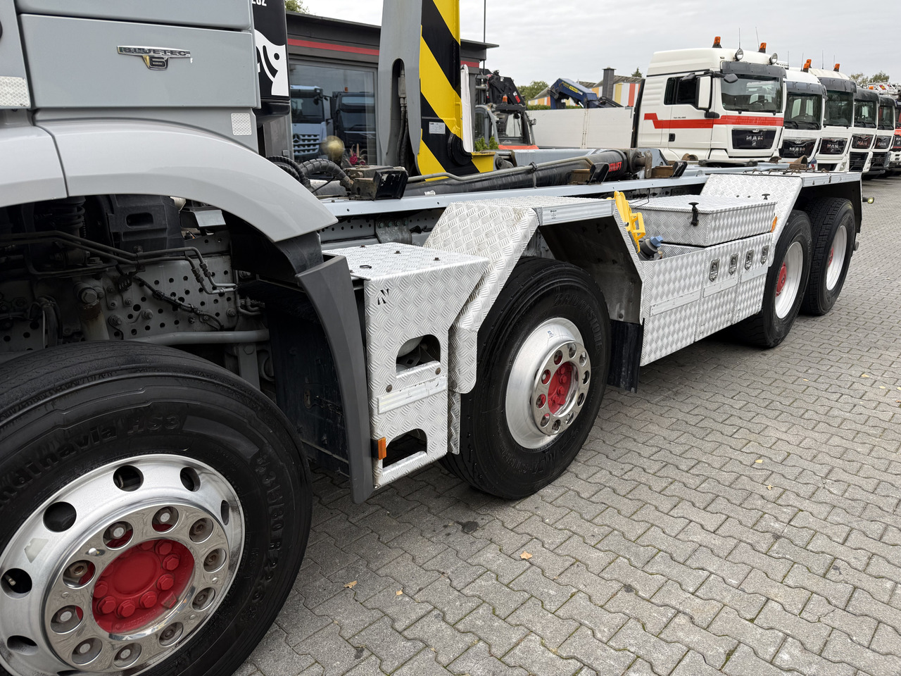 Mercedes-Benz Arocs 3245 K 8X4 Haken - شاحنة ذات الخطاف: صور 2 Mercedes-Benz Arocs 3245 K 8X4 Haken - شاحنة ذات الخطاف: صور 2