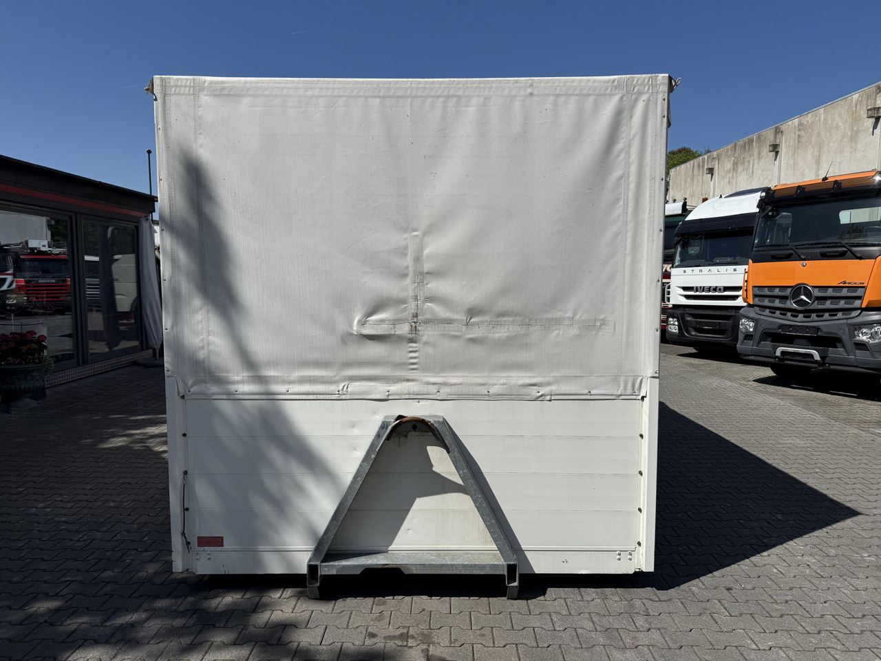 Plane/ Mulde/ Container Ex- Rotes Kreuz - حاوية هوك لفت: صور 3 Plane/ Mulde/ Container Ex- Rotes Kreuz - حاوية هوك لفت: صور 3