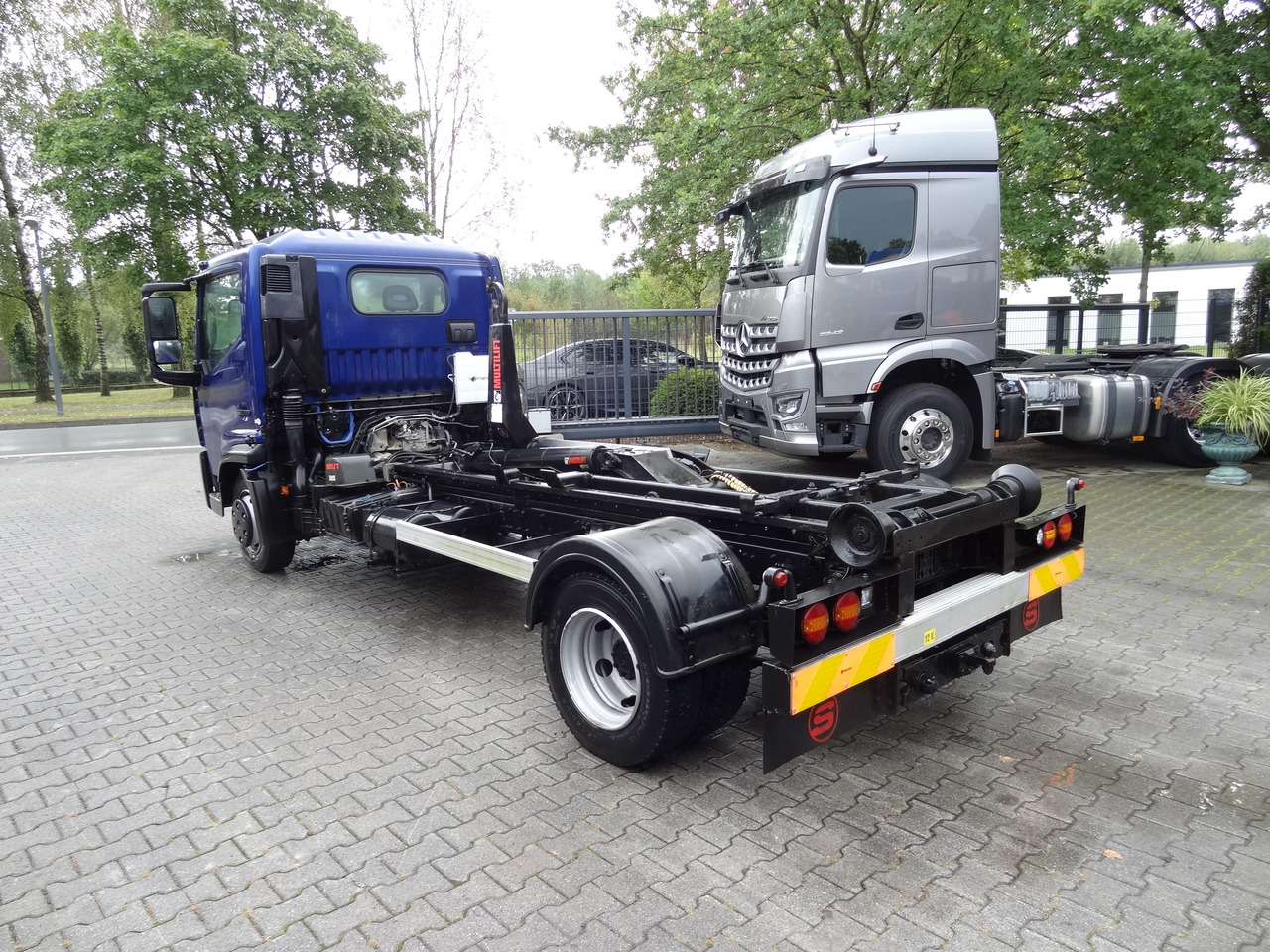 شاحنة ذات الخطاف Renault D180.75 Haken Multilift: صور 13