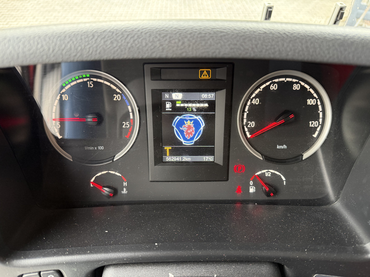 Scania P410 4X2 Palfinger PK 13001 - شاحنات مسطحة, شاحنة كرين: صور 5 Scania P410 4X2 Palfinger PK 13001 - شاحنات مسطحة, شاحنة كرين: صور 5