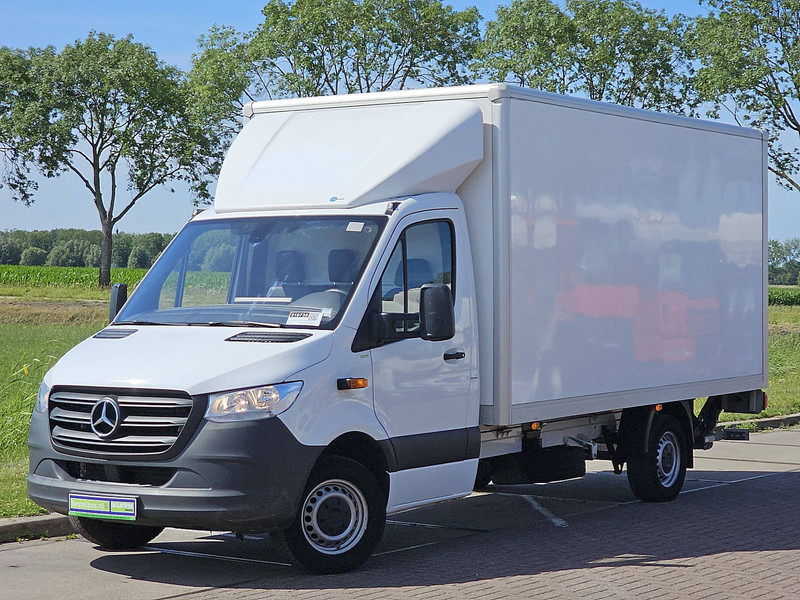 Mercedes-Benz Sprinter 317 Bakwagen Laadklep! - الشاحنات الصغيرة صندوق مغلق: صور 2 Mercedes-Benz Sprinter 317 Bakwagen Laadklep! - الشاحنات الصغيرة صندوق مغلق: صور 2