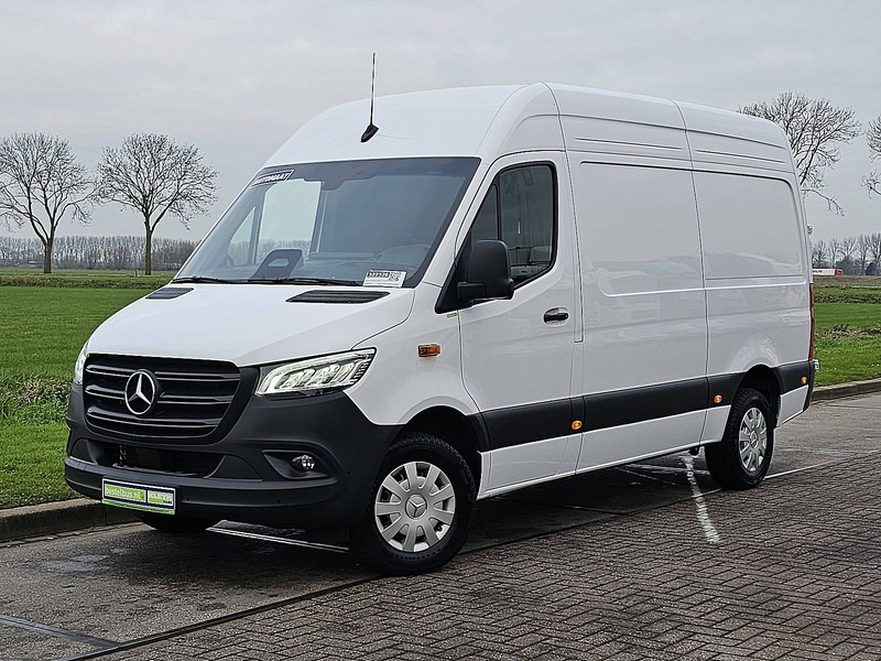 Mercedes-Benz Sprinter 317 L2H2 LED Mbux 10 - فان: صور 2 Mercedes-Benz Sprinter 317 L2H2 LED Mbux 10 - فان: صور 2