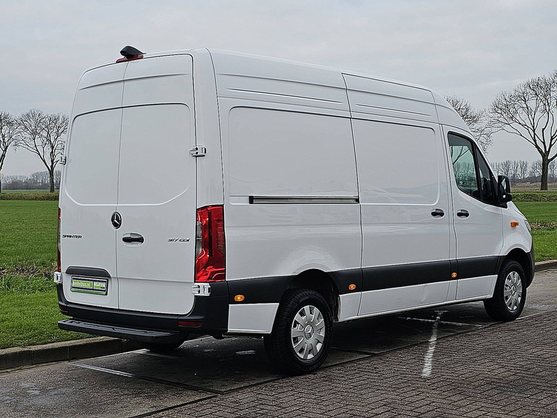 Mercedes-Benz Sprinter 317 L2H2 LED Mbux 10 - فان: صور 3 Mercedes-Benz Sprinter 317 L2H2 LED Mbux 10 - فان: صور 3