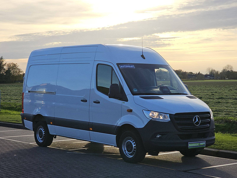 Mercedes-Benz Sprinter 317 L2H2 RWD Mbux10 - فان: صور 5 Mercedes-Benz Sprinter 317 L2H2 RWD Mbux10 - فان: صور 5
