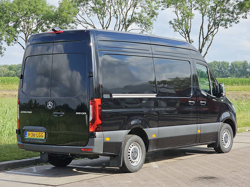 Mercedes-Benz Sprinter 319 L2H2 LED Mbux 190Pk! - فان: صور 3 Mercedes-Benz Sprinter 319 L2H2 LED Mbux 190Pk! - فان: صور 3