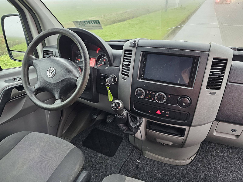 Interior photo 1: Volkswagen Crafter 35 2.0 L2H2 Airco Trekhaak! إيجار Volkswagen Crafter 35 2.0 L2H2 Airco Trekhaak!