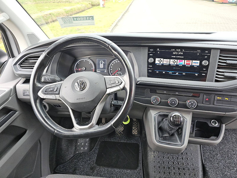 Interior photo 1: فان المدمجة Volkswagen Transporter 2.0 TDI T6.1 4MOTION Dub.Cab