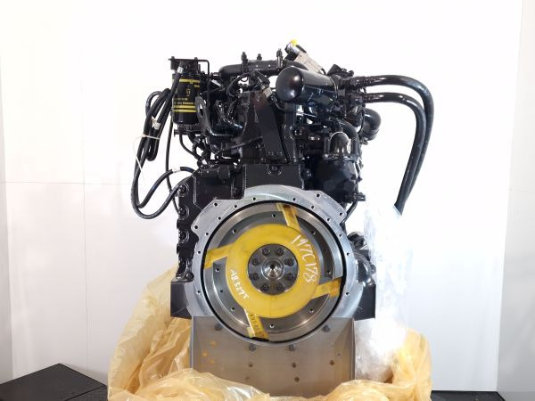 Cummins/Komatsu QSB4.5/SAA4D107E-3 Engine (Plant) - المحرك - آلات البناء: صور 3 Cummins/Komatsu QSB4.5/SAA4D107E-3 Engine (Plant) - المحرك - آلات البناء: صور 3