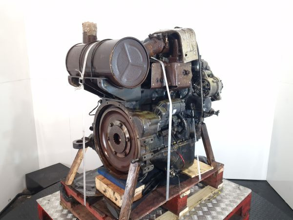 Komatsu/Cummins S4D102E-1/4BT3.9 Engine (Plant) - المحرك - آلات البناء: صور 1 Komatsu/Cummins S4D102E-1/4BT3.9 Engine (Plant) - المحرك - آلات البناء: صور 1