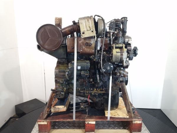 Komatsu/Cummins S4D102E-1/4BT3.9 Engine (Plant) - المحرك - آلات البناء: صور 4 Komatsu/Cummins S4D102E-1/4BT3.9 Engine (Plant) - المحرك - آلات البناء: صور 4