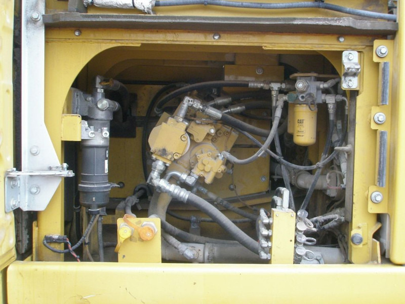 Caterpillar 326FL - حفارات زحافة: صور 5 Caterpillar 326FL - حفارات زحافة: صور 5