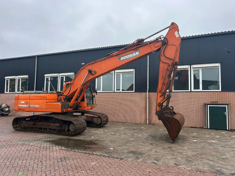 Doosan DX255LC - حفارات زحافة: صور 4 Doosan DX255LC - حفارات زحافة: صور 4