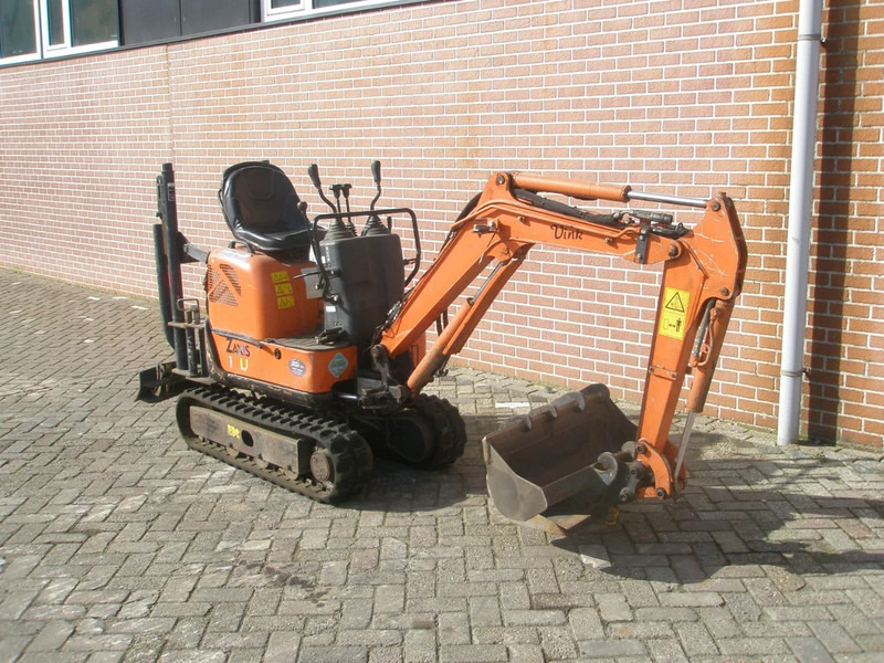 Hitachi ZX10U-2 - حفارة مصغرة: صور 4 Hitachi ZX10U-2 - حفارة مصغرة: صور 4