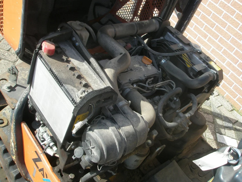 Hitachi ZX10U-2 - حفارة مصغرة: صور 5 Hitachi ZX10U-2 - حفارة مصغرة: صور 5