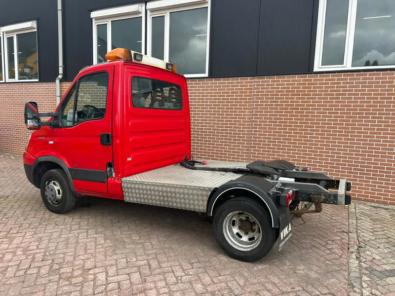 Iveco Daily 40 C18 - شاحنة جرار: صور 3 Iveco Daily 40 C18 - شاحنة جرار: صور 3