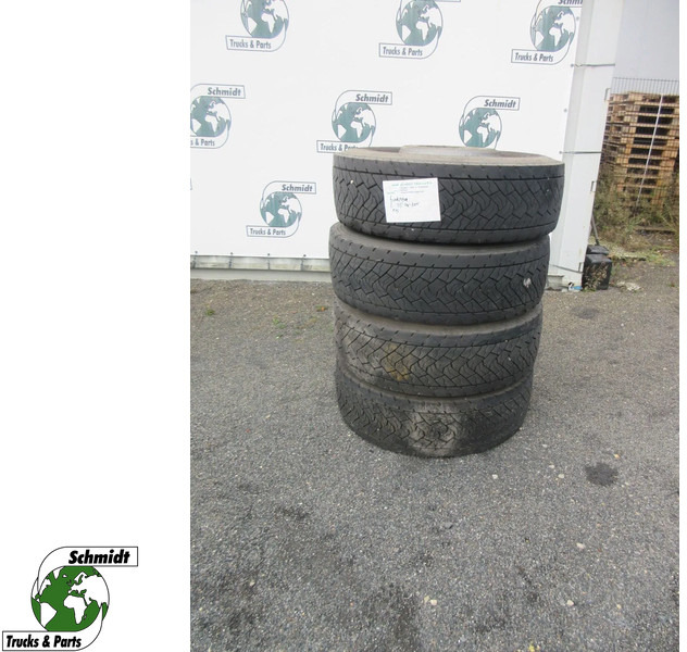 Goodyear 315/ 70 / 22.5 VIER ACHTERBANDEN M+S STAALWIEL PROFIEL 75% - الإطارات - شاحنة: صور 1 Goodyear 315/ 70 / 22.5 VIER ACHTERBANDEN M+S STAALWIEL PROFIEL 75% - الإطارات - شاحنة: صور 1