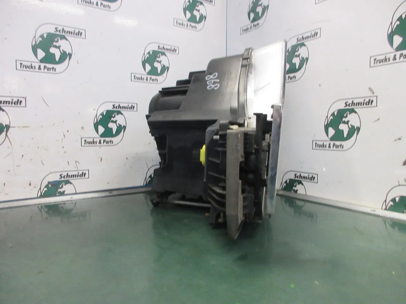 Mercedes-Benz A 960 820 03 39 KOPLAMP MERCEDES 1845 MP 4 RECHTS EURO 6 - كشافات - شاحنة: صور 4 Mercedes-Benz A 960 820 03 39 KOPLAMP MERCEDES 1845 MP 4 RECHTS EURO 6 - كشافات - شاحنة: صور 4