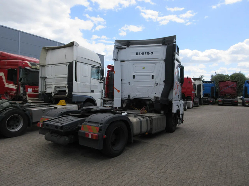 Mercedes-Benz Actros 1942 - شاحنة جرار: صور 5 Mercedes-Benz Actros 1942 - شاحنة جرار: صور 5