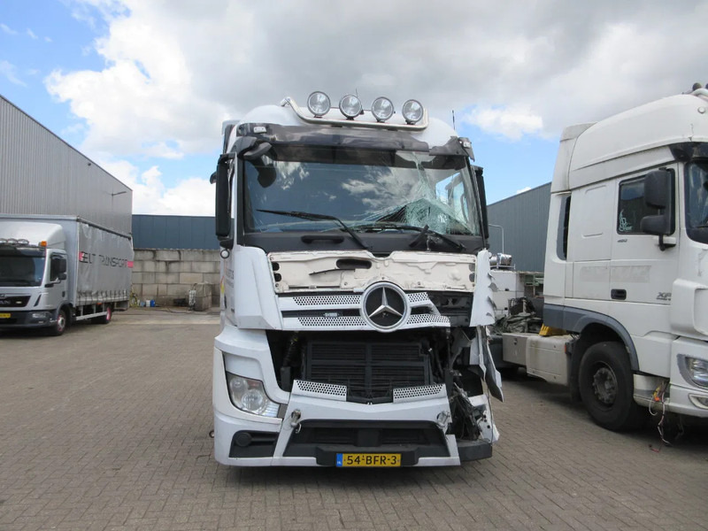 Mercedes-Benz Actros 1942 - شاحنة جرار: صور 2 Mercedes-Benz Actros 1942 - شاحنة جرار: صور 2