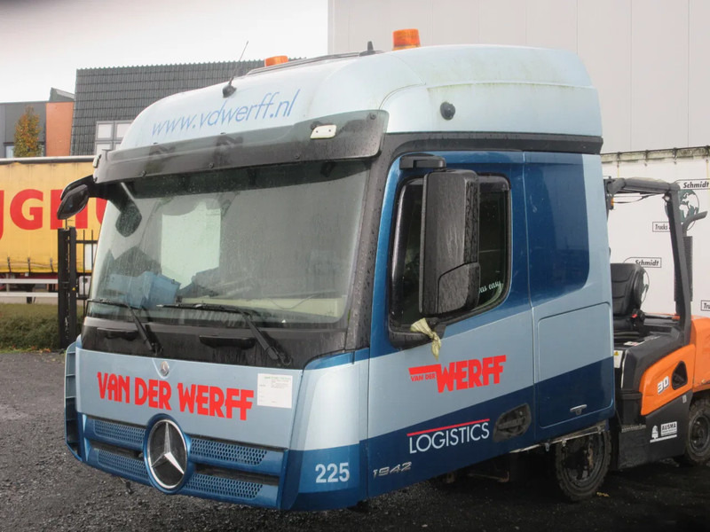 Mercedes-Benz MERCEDES BENZ 1845 MP4 CABINE VOOR DELEN DONOR MODEL 2016 - الكابينة والداخلية - شاحنة: صور 3 Mercedes-Benz MERCEDES BENZ 1845 MP4 CABINE VOOR DELEN DONOR MODEL 2016 - الكابينة والداخلية - شاحنة: صور 3