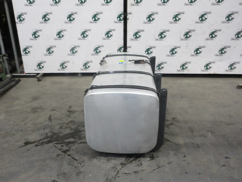 Scania 1871193 // 700 LITER INHOUD SCANIA P 410 NGS MODEL 2022 - خزان وقود - شاحنة: صور 2 Scania 1871193 // 700 LITER INHOUD SCANIA P 410 NGS MODEL 2022 - خزان وقود - شاحنة: صور 2