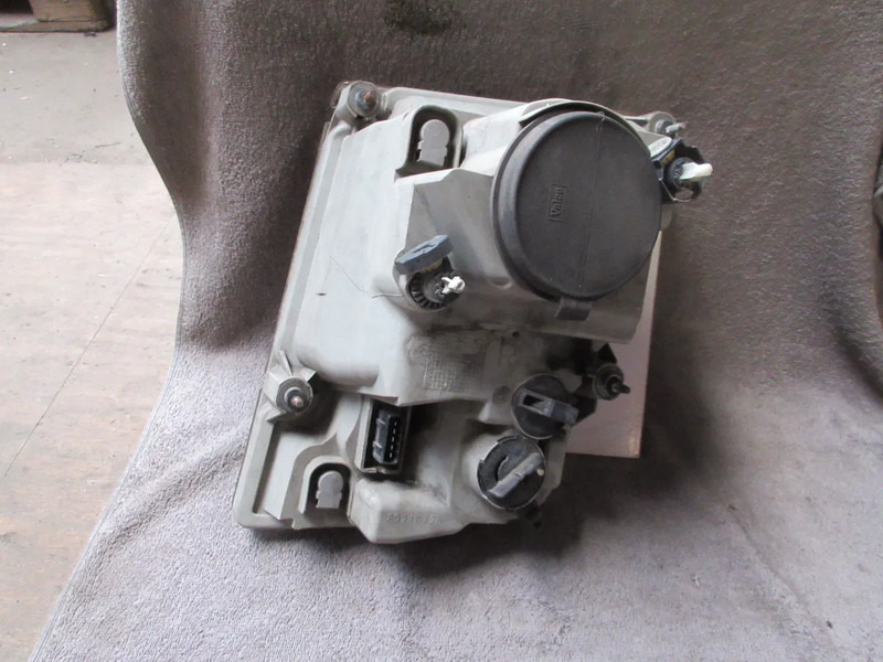 Volvo 20818771 KOPLAMP VOLVO FL EURO 5 RECHTS - كشافات - شاحنة: صور 2 Volvo 20818771 KOPLAMP VOLVO FL EURO 5 RECHTS - كشافات - شاحنة: صور 2