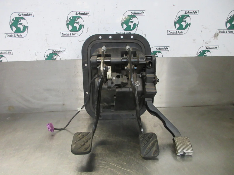Volvo 21761966// 82545137 PEDAAL SYSTEEM VOLVO FL 210 EURO 6 - الكابينة والداخلية - شاحنة: صور 3 Volvo 21761966// 82545137 PEDAAL SYSTEEM VOLVO FL 210 EURO 6 - الكابينة والداخلية - شاحنة: صور 3