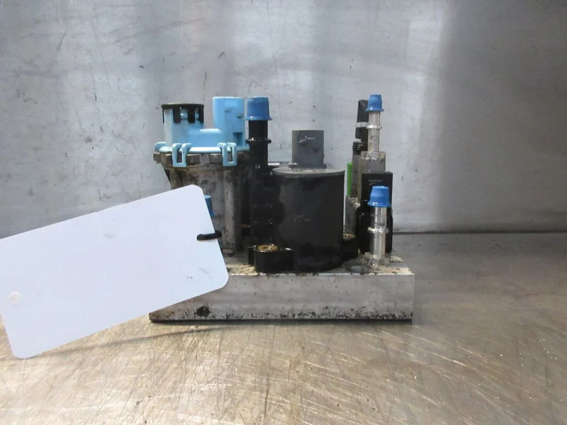 نظام الوقود Volvo 22209517/22610216/85020666 AD BLUE POMP VOLVO EURO 6: صور 8