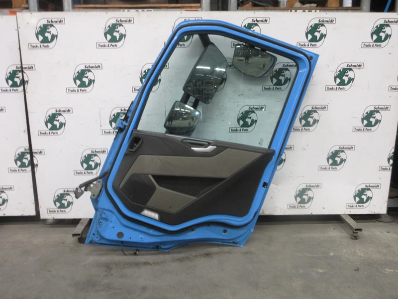 Volvo 84235902 DEUR RECHTS VOLVO FM 330 MODEL 2023 NIEUWE TYPE - باب و قطع الغيار - شاحنة: صور 5 Volvo 84235902 DEUR RECHTS VOLVO FM 330 MODEL 2023 NIEUWE TYPE - باب و قطع الغيار - شاحنة: صور 5