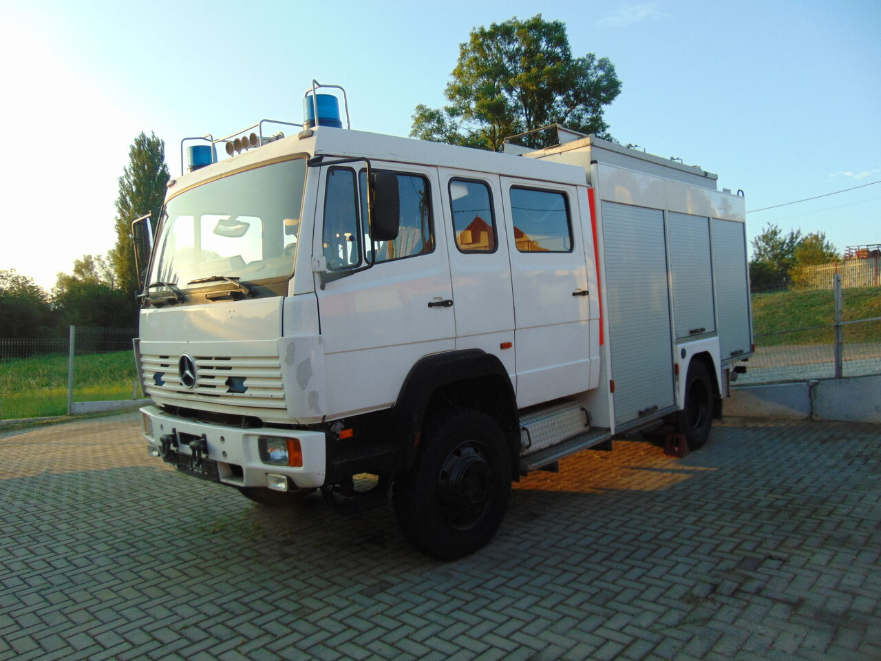 MERCEDES-BENZ 1124AF 4x4 MAGIRUS - المطافئ: صور 1 MERCEDES-BENZ 1124AF 4x4 MAGIRUS - المطافئ: صور 1