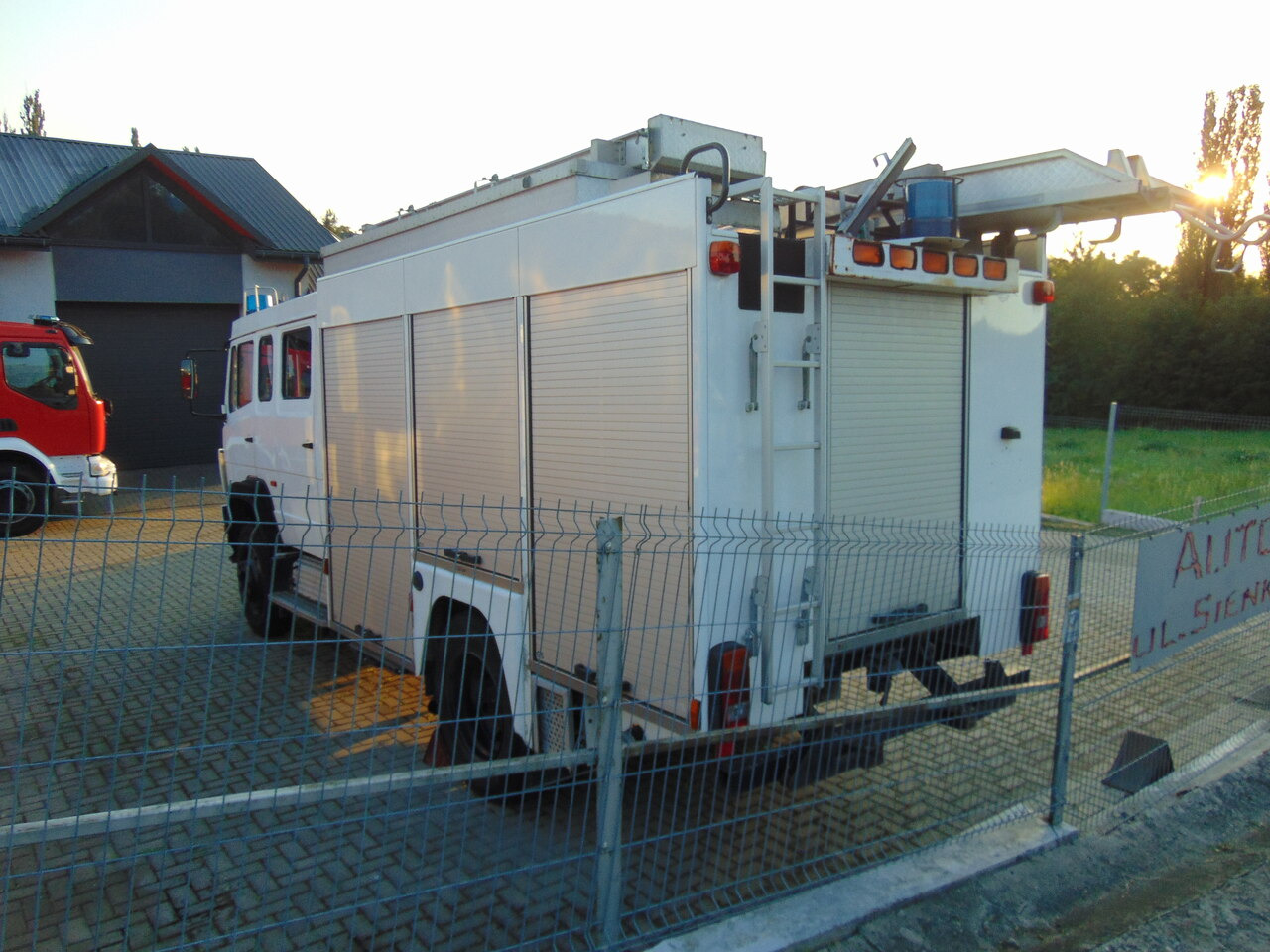 MERCEDES-BENZ 1124AF 4x4 MAGIRUS - المطافئ: صور 3 MERCEDES-BENZ 1124AF 4x4 MAGIRUS - المطافئ: صور 3