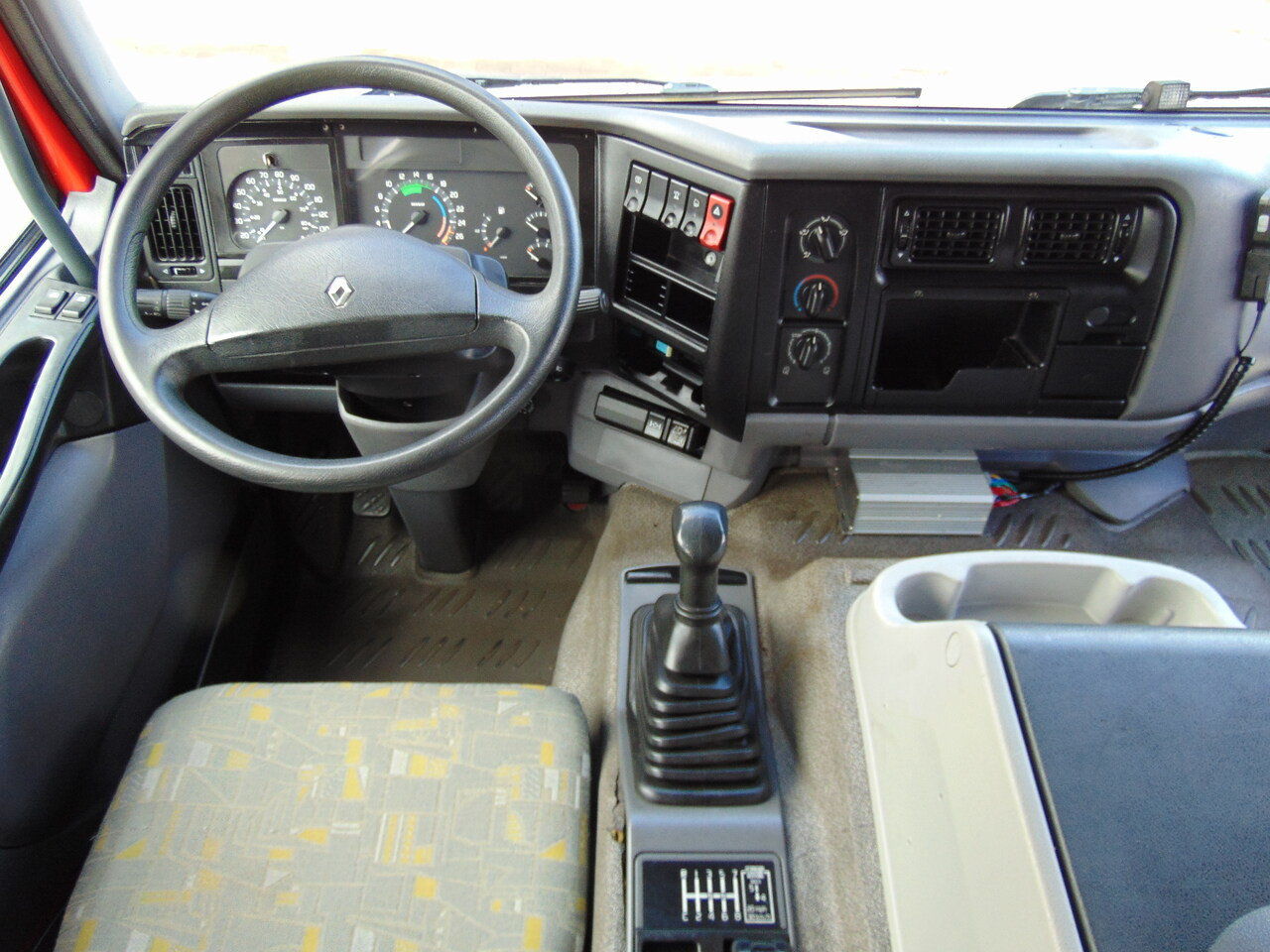 المطافئ RENAULT Premium 260 GICAR: صور 19 المطافئ RENAULT Premium 260 GICAR: صور 19