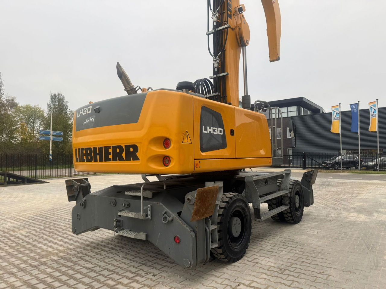 Liebherr LH30 - هدم: صور 3 Liebherr LH30 - هدم: صور 3