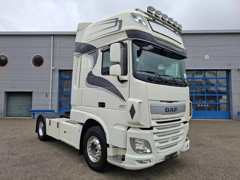 DAF XF106-460 / DEB / TUV:20-01-2026 / 753438 KM / FRIDGE / ACC / LWDS / GEN2 V2 TACHO / ALCOA / AUTOMATIC / EURO-6 / 2017 - شاحنة جرار: صور 2 DAF XF106-460 / DEB / TUV:20-01-2026 / 753438 KM / FRIDGE / ACC / LWDS / GEN2 V2 TACHO / ALCOA / AUTOMATIC / EURO-6 / 2017 - شاحنة جرار: صور 2