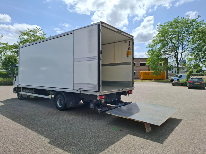 Iveco EuroCargo 120 / COOL TRUCK / CARRIER XARIOS 600 / PLATFORM 2000KG / ONLY:340634 KM / AIRCO / MANUAL / EURO-6 / 2014 - متساوي شاحنة: صور 3 Iveco EuroCargo 120 / COOL TRUCK / CARRIER XARIOS 600 / PLATFORM 2000KG / ONLY:340634 KM / AIRCO / MANUAL / EURO-6 / 2014 - متساوي شاحنة: صور 3