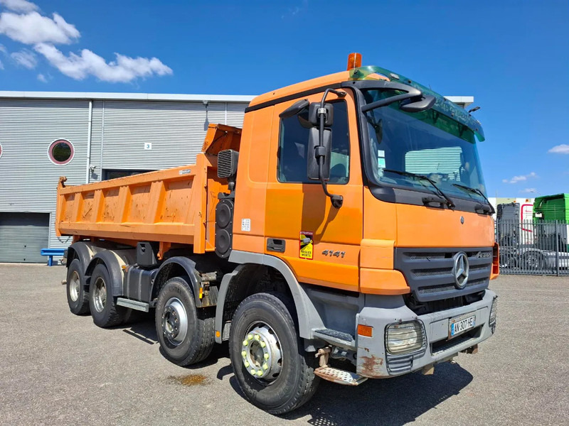 Mercedes-Benz Actros 4141 / 3SIDE MEILLER TIPPER / FULL-STEEL / DRUM BRAKES / ONLY:535937 KM / 2XSTEERING AXLE / AIRCO / AUTOMATIC / EURO-3 / - قلابات: صور 4 Mercedes-Benz Actros 4141 / 3SIDE MEILLER TIPPER / FULL-STEEL / DRUM BRAKES / ONLY:535937 KM / 2XSTEERING AXLE / AIRCO / AUTOMATIC / EURO-3 / - قلابات: صور 4