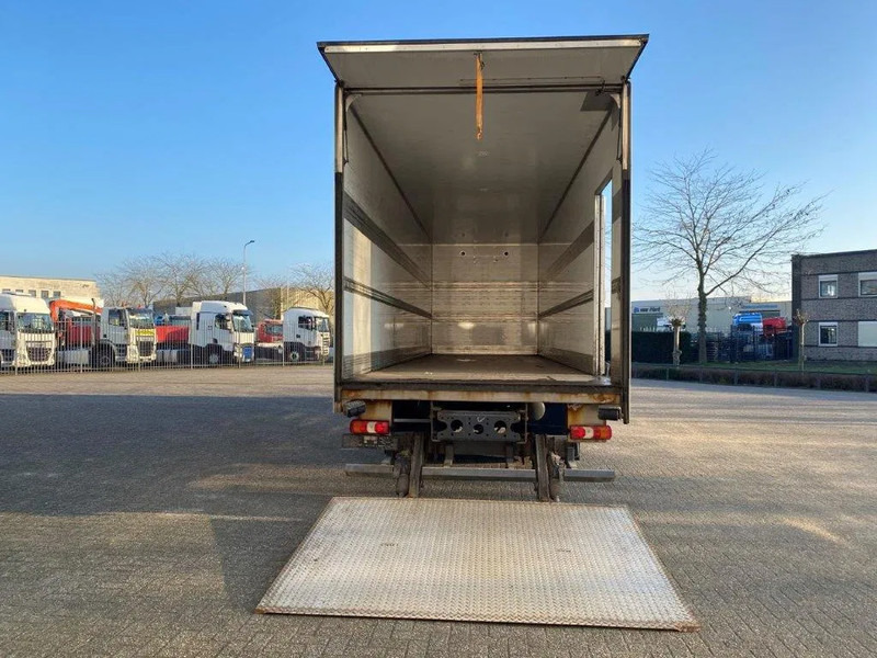 Mercedes-Benz Antos 2533 / LIFT AXLE / HEATED CLOSED BOX / PLATFORM 2000 KG / ONLY:506959 KM / SIDE DOOR / AUTOMATIC / EURO-6 / 2019 - بصندوق مغلق شاحنة: صور 5 Mercedes-Benz Antos 2533 / LIFT AXLE / HEATED CLOSED BOX / PLATFORM 2000 KG / ONLY:506959 KM / SIDE DOOR / AUTOMATIC / EURO-6 / 2019 - بصندوق مغلق شاحنة: صور 5