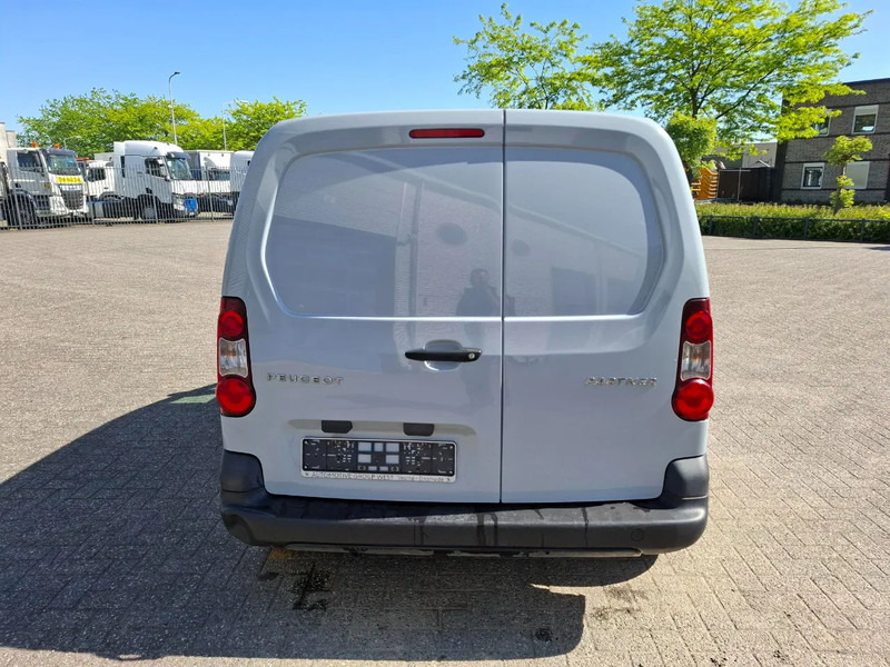 Peugeot Partner 1.6 HDI / TUV:12-01-2026 / AIRCO / CLOSED BOX / MANUAL / EURO-5 b / 2015 - فان المدمجة: صور 4 Peugeot Partner 1.6 HDI / TUV:12-01-2026 / AIRCO / CLOSED BOX / MANUAL / EURO-5 b / 2015 - فان المدمجة: صور 4