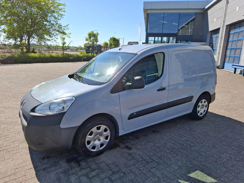 Peugeot Partner 1.6 HDI / TUV:12-01-2026 / AIRCO / CLOSED BOX / MANUAL / EURO-5 b / 2015 - فان المدمجة: صور 1 Peugeot Partner 1.6 HDI / TUV:12-01-2026 / AIRCO / CLOSED BOX / MANUAL / EURO-5 b / 2015 - فان المدمجة: صور 1