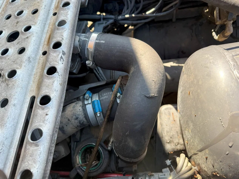 شاحنة جرار Scania R520 V8 / ENGINE RUNNING / RETARDER / HYDRAULICS / NL TRUCK / LIFT+LENKACHSE / ONLY:717000 KM / EURO-6 /2015: صور 15